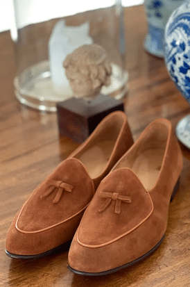 AK MC hand made Belgian loafers in caramel suede