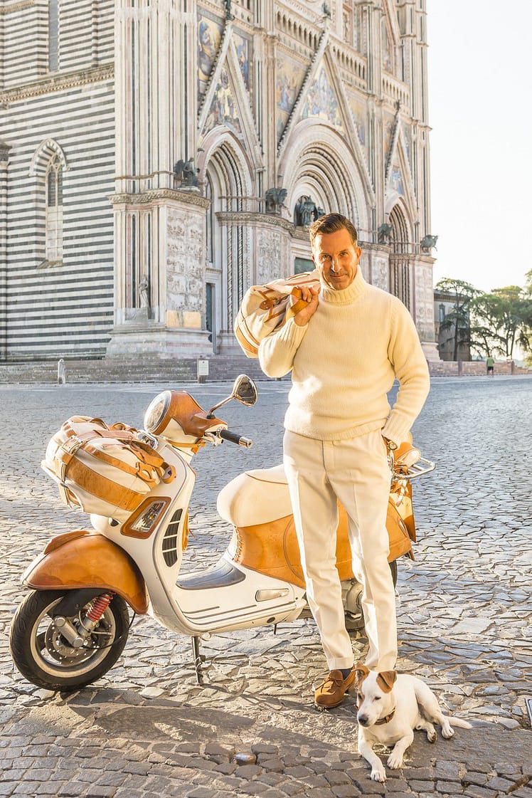 AK MC pure cashmere roll neck sweater cream